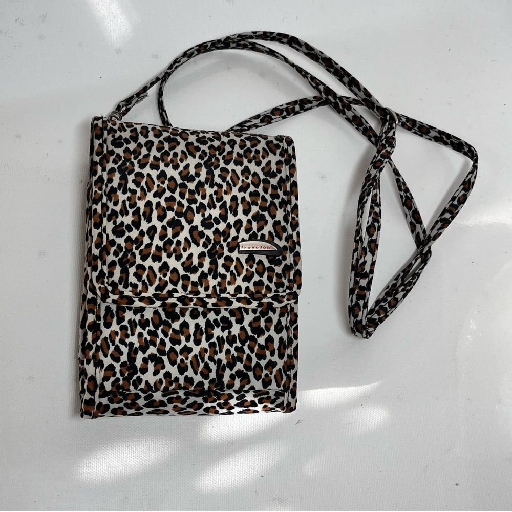 Travelon Cheetah Print Crossbody Wallet